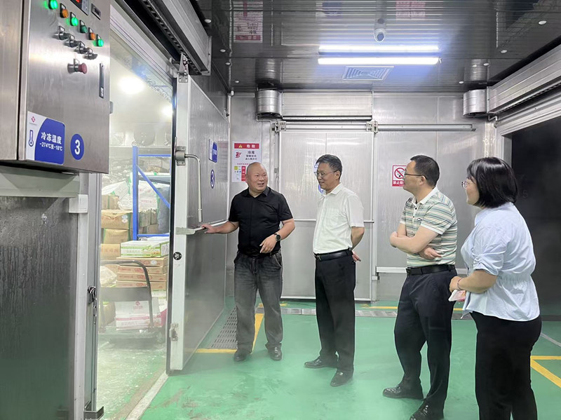 5月22日，鲍董带队赴宁波奉化区考察浙江浩辰供应链管理有限公司、10万吨级食品加工及智慧冷链物流产业园建设项目，并了解产业园建设运营情况2_副本.jpg